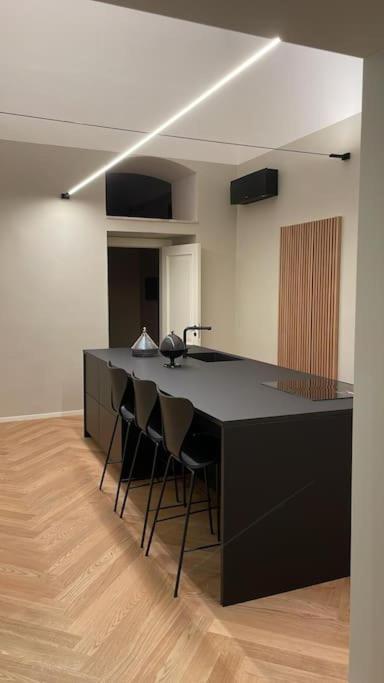 Meh Luxury Apartment City Centre Барі Екстер'єр фото